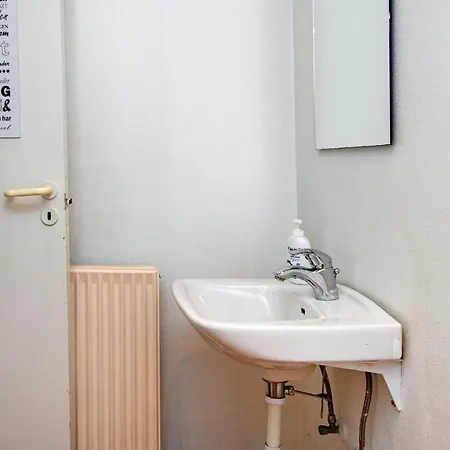 4 Person In Ansager-by Traum * Ansager