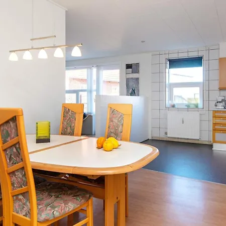 4 Person In Ansager-by Traum